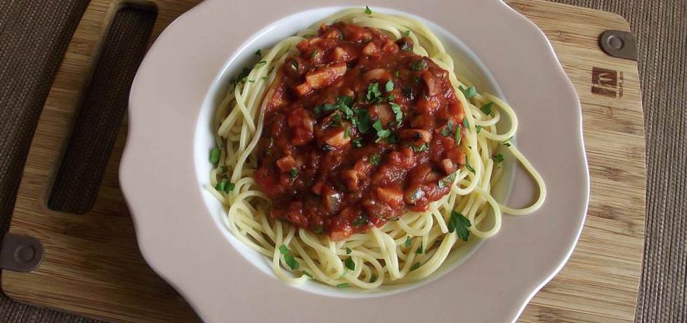 Spaghetti z parówkami w sosie pomidorowym (autor: konczi ...