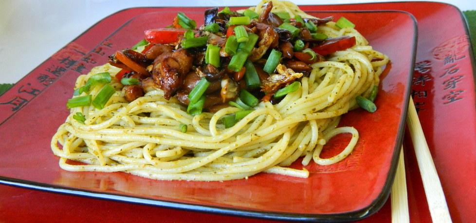 Orientalne spaghetti (autor: czarrna)