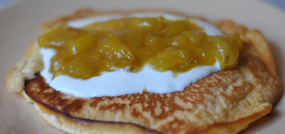 Puszysty omlet   smażone śliwki. (autor: osiemnasciedni ...
