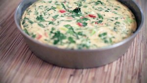 Puszysty omlet z serem i szynką  prosty przepis i składniki