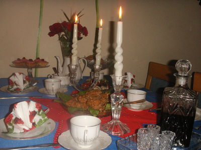 Ellegancka kolacja kryształowa przy świecach