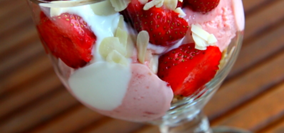 Deser lodowy z truskawkami (autor: ania59)