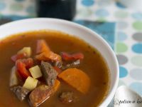 Przepis  zupa gulaszowa z chorizo przepis