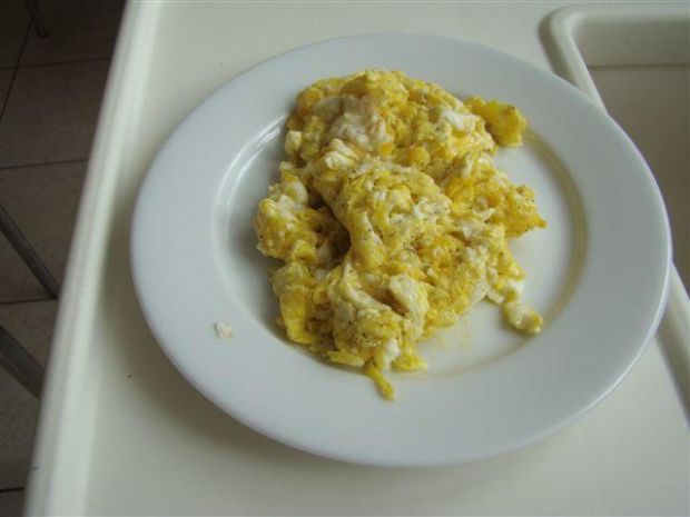 Przepis  jajecznica z serem żółtym przepis