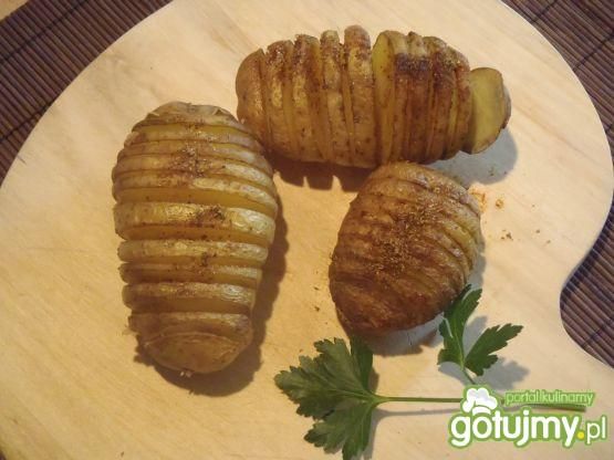 Przepis  pieczone ziemniaki z papryką przepis