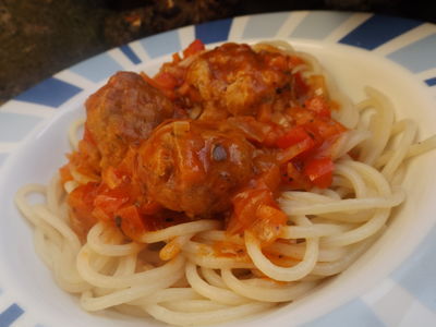Spaghetti z klopsikami a`la bolognese