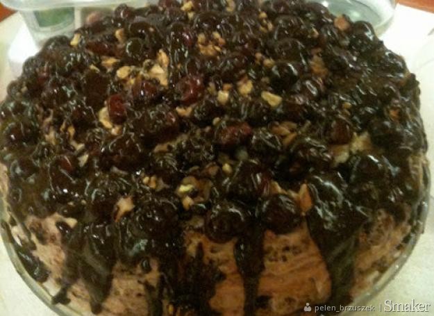 Tort czekoladowo-orzechowo-wiśniowy