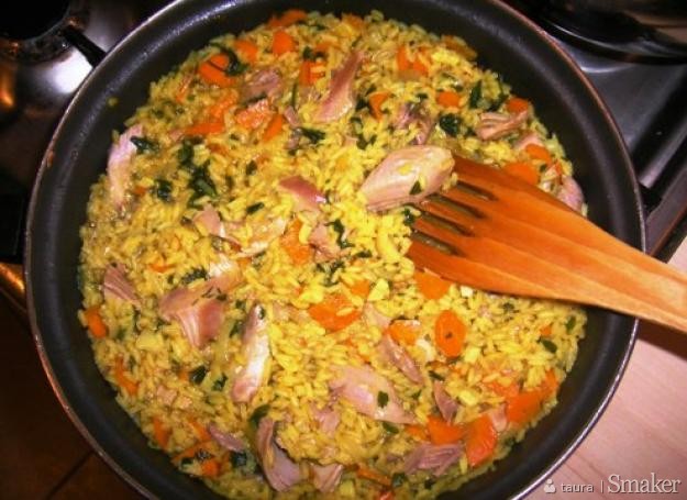 Ostry ryż curry z indykiem