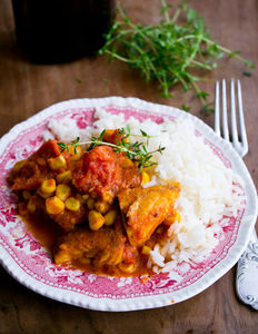 Curry z kurczaka z dodatkiem ryżu