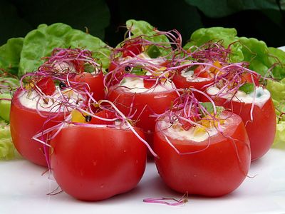Pomidory faszerowane twarożkiem z papryką