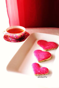 Walentynkowe ciasteczka waniliowe z różowym lukrem ...