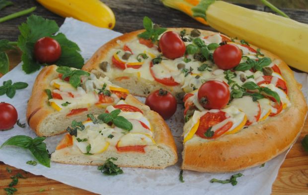 Przepis  pomidorowo-cukiniowa pizza przepis