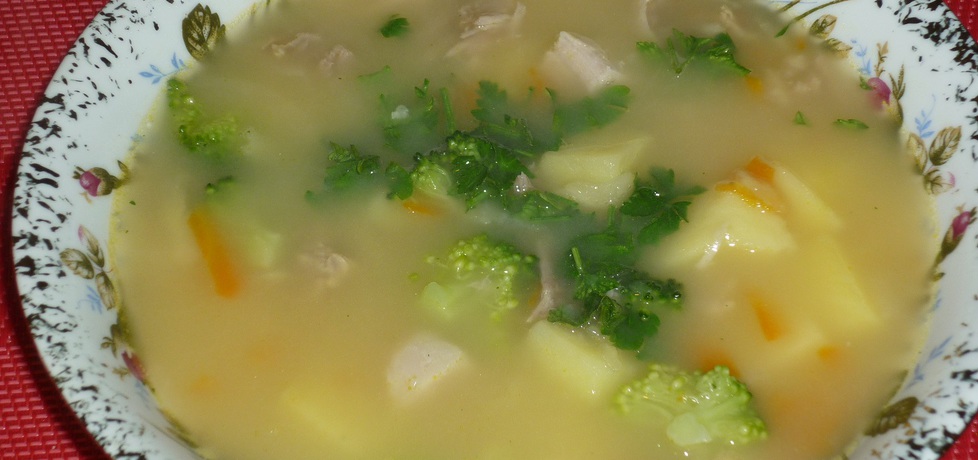 Zupa brokułowa na wieprzowinie (autor: wafelek2601 ...