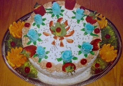 Tort z truskawkami i pomarańczami
