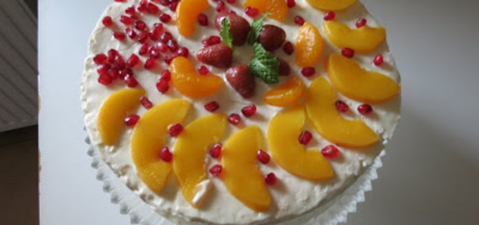 Tort bezowy  owocowy (autor: gotujebochce)