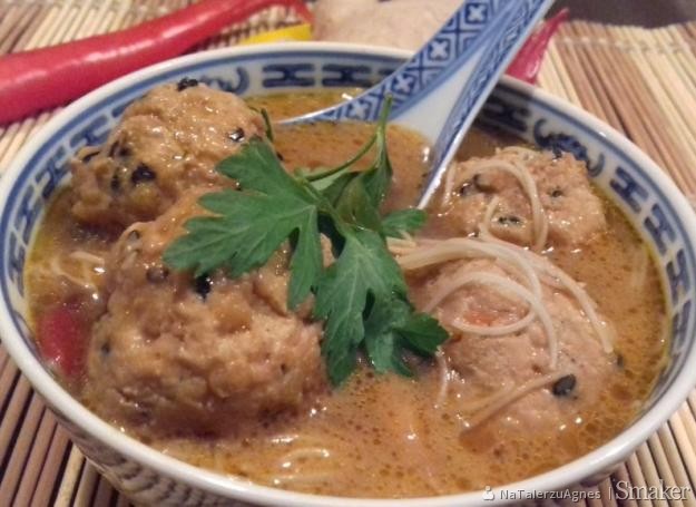 Orientalna zupa curry z klopsikami