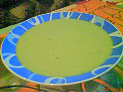 Szybka zupa krem z zielonego groszku