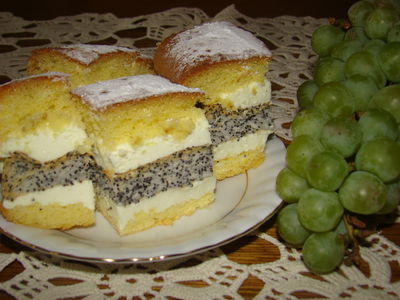 Biszkoptowe ciasto z makiem