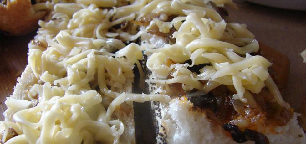 Zapiekanka z serem, pieczarkami i szczypiorkiem (autor: jaheira11 ...