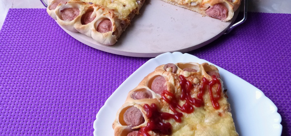 Pizza z parówkami i boczkiem (autor: renatazet)