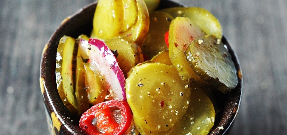 Sałatka z ogórków konserwowych, cebuli i chili (autor: kardamonovy ...