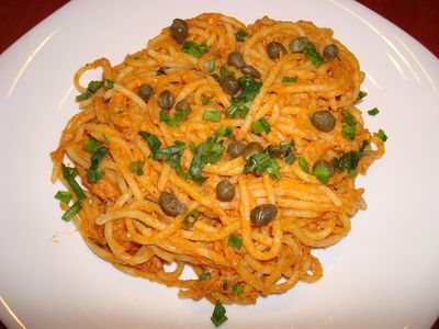 Spaghetti z tuńczykiem i kaparami