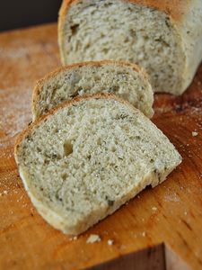 Chleb ziołowy na drożdżach