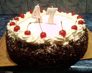 Klasyczny urodzinowy tort
