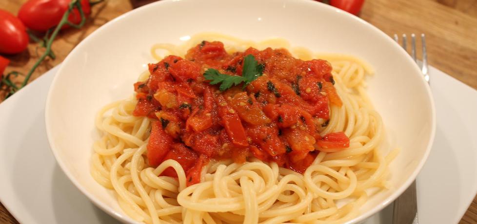 Gustowne spaghetti w sosie pomidorowym anchois (autor: iwonadd ...