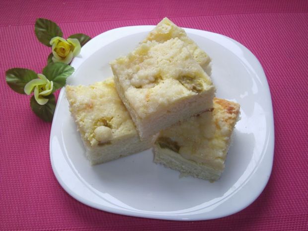 Przepis  ciasto drożdżowe z serem i rabarbarem przepis