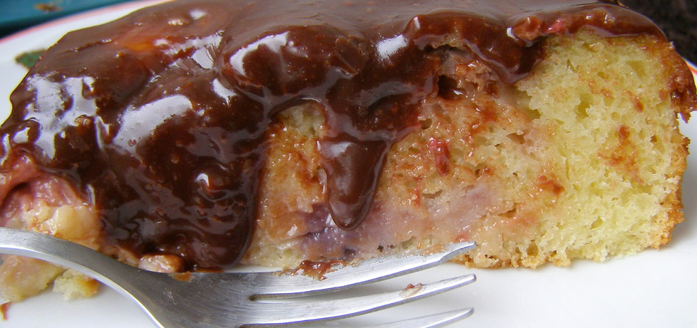 Olejowe ciasto z truskawkami i czekoladą... (autor: w-mojej