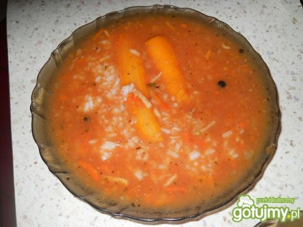 Przepis: zupa pomidorowa z ryżem. gotujmy.pl