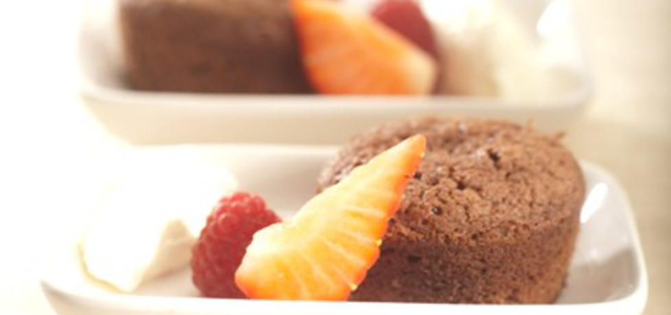 Różne smakołyki: suflet czekoladowy na ciepło z owocami (autor ...