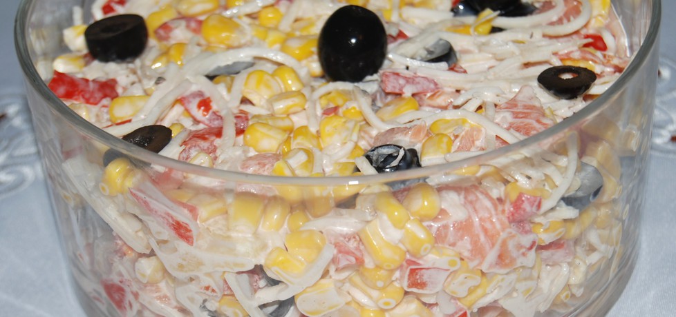 Sałatka z łososiem i oliwkami (autor: smak-i