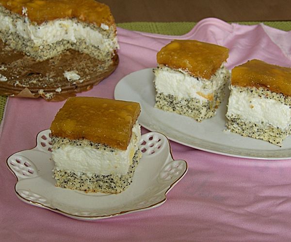 Przepis  ciasto makowe z serem i brzoskwiniami przepis