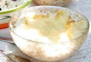 Jaja w kokilkach z oscypkiem  prosty przepis i składniki