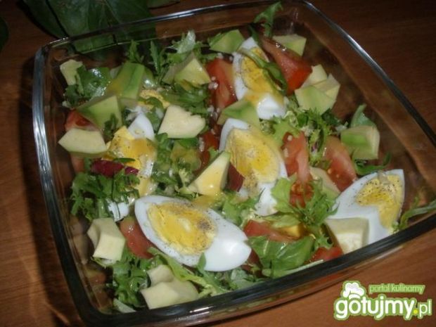 Przepis na sałatka z awokado i jajkiem