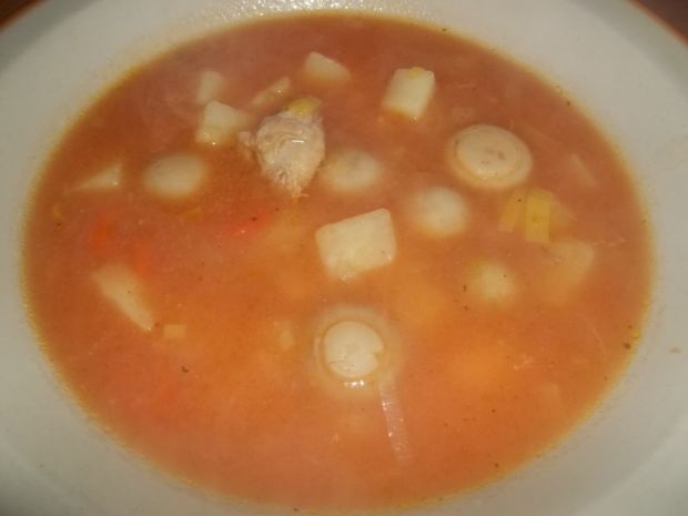 Przepis  zupa pomidorowa z pieczarkami przepis
