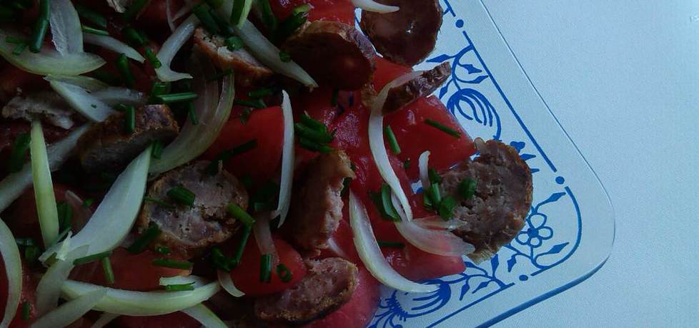 Pomidorowa sałatka z grillowaną kiełbasą (autor: konczi ...