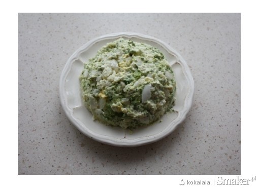 Sałatka brokułowo-kalafiorowa z jajkiem