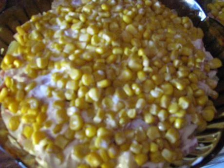 Przepis  sałatka warstwowa z kukurydzą przepis