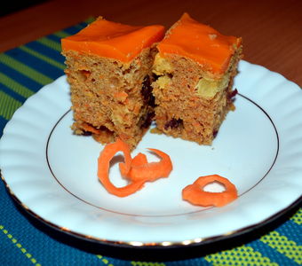 Ciasto marchewkowe z polewą