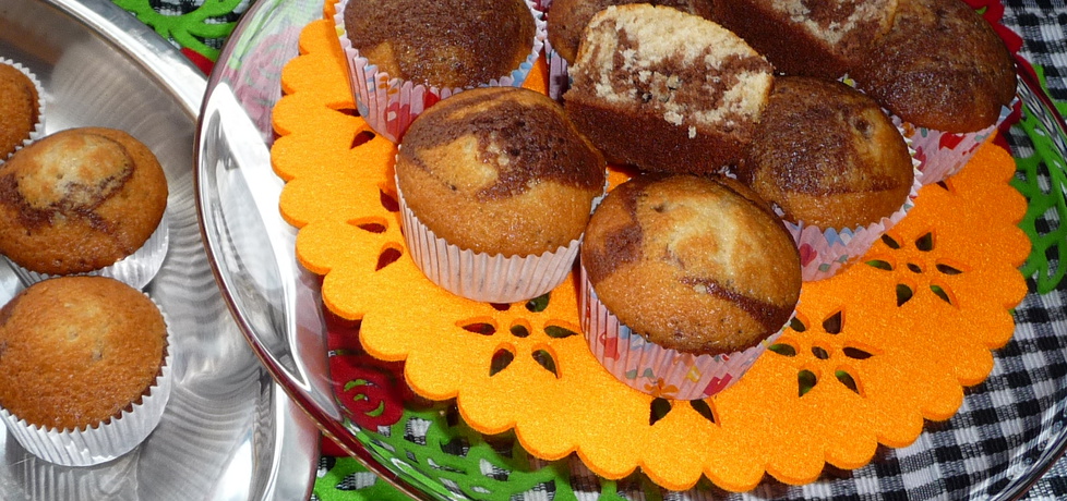 Łaciate muffiny z colą (autor: aannkaa82)