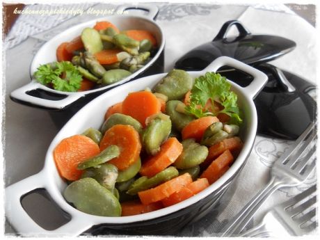 Przepis  sałatka z bobu i marchewki przepis