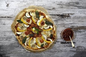 Pizza wegetariańska  prosty przepis i składniki