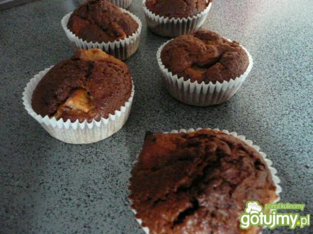Przepis  kakaowe muffiny z cukinią i jabluszkiem przepis