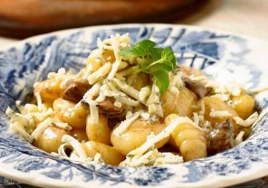Gnocchi z grzybami i gorgonzolą  prosty przepis i składniki