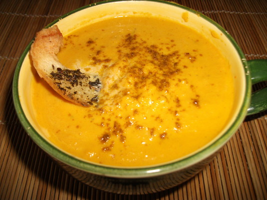 Zupa marchewkowa z imbirowo-pomarańczową nutą